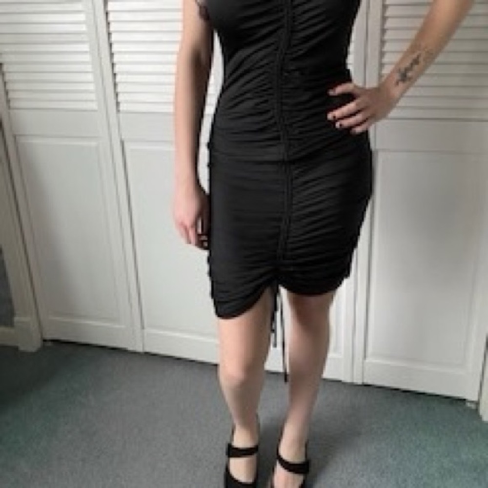 FashionNova sexy cinched black dress 🎱